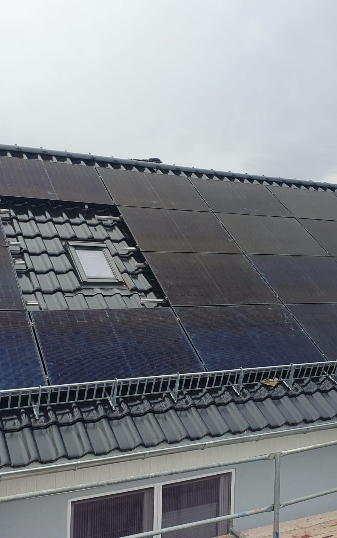 17-kWp-Photovoltaikanlage mit Batteriespeicher in der Aar-Einrich-Gemeinde 1